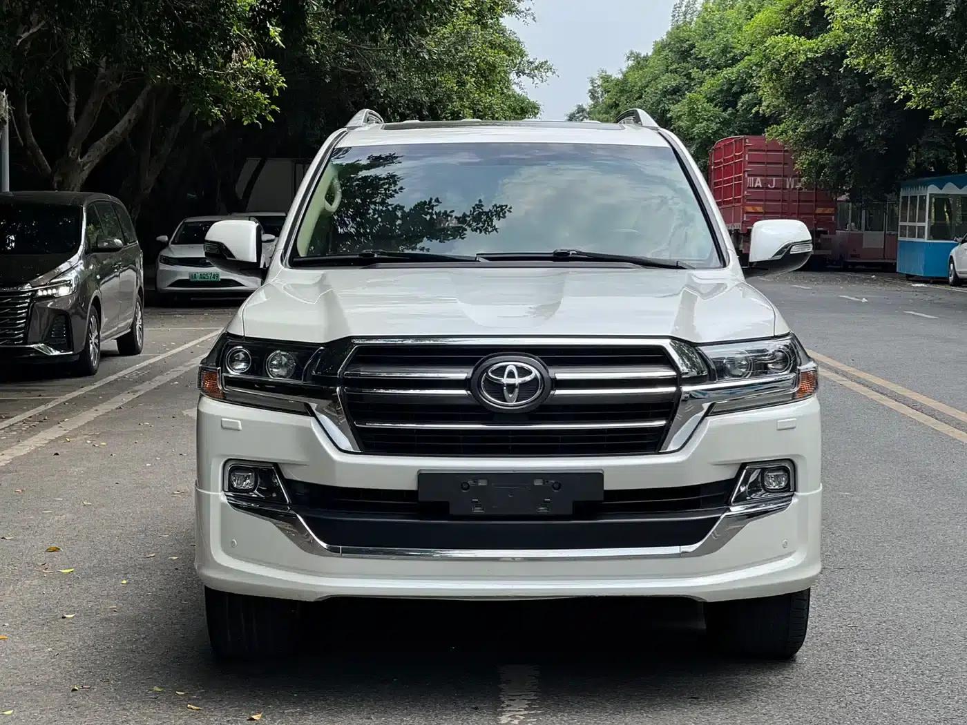 2020 Land Cruiser (Imported) 4.0L Middle East Edition — миниатюра 2