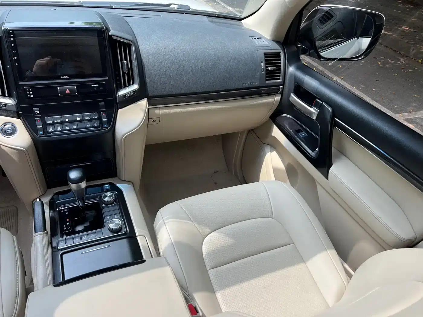 2020 Land Cruiser (Imported) 4.0L Middle East Edition — миниатюра 13