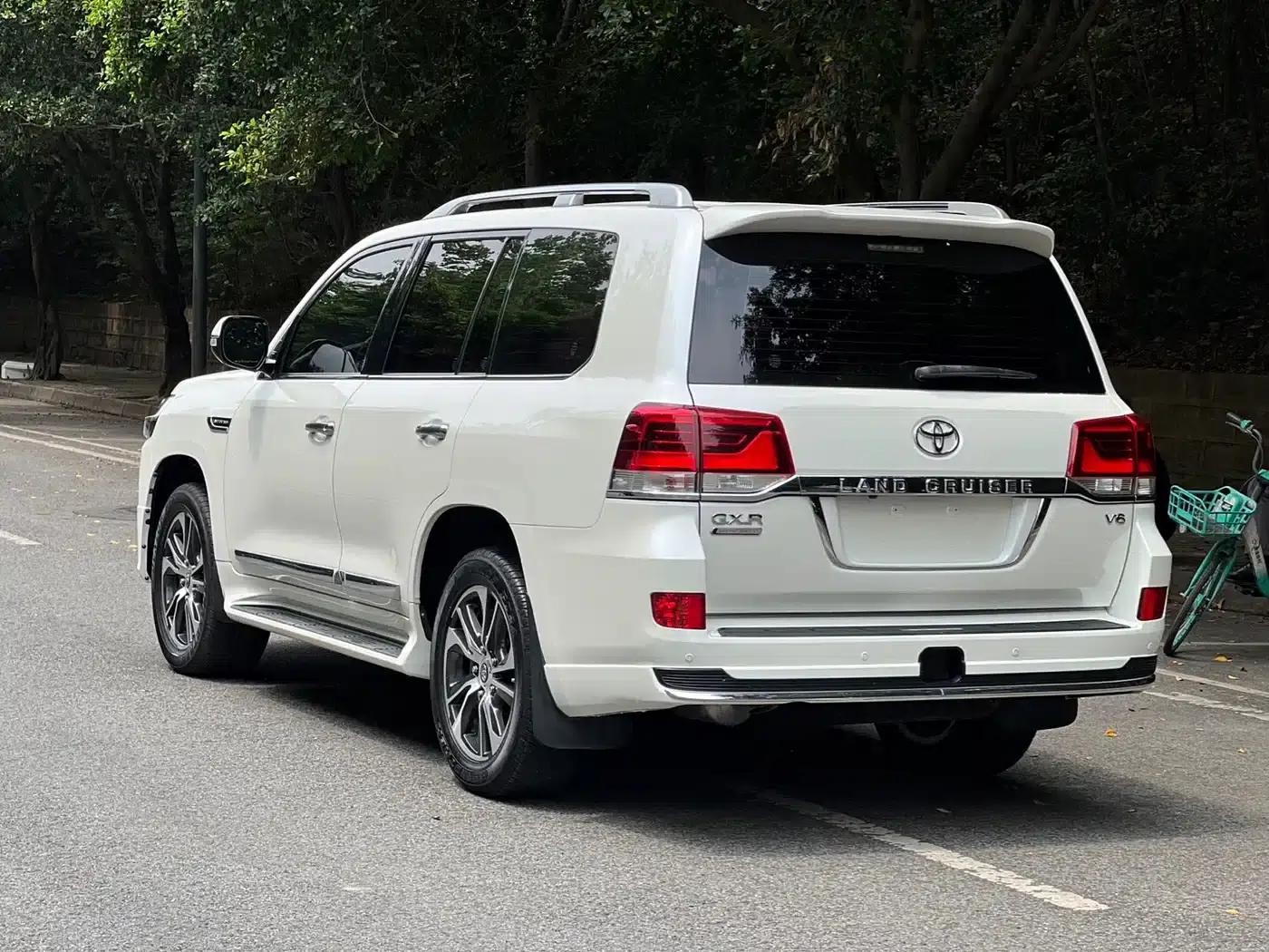 2020 Land Cruiser (Imported) 4.0L Middle East Edition — миниатюра 3