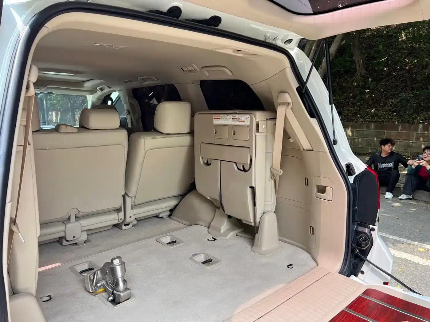 2020 Land Cruiser (Imported) 4.0L Middle East Edition — миниатюра 24