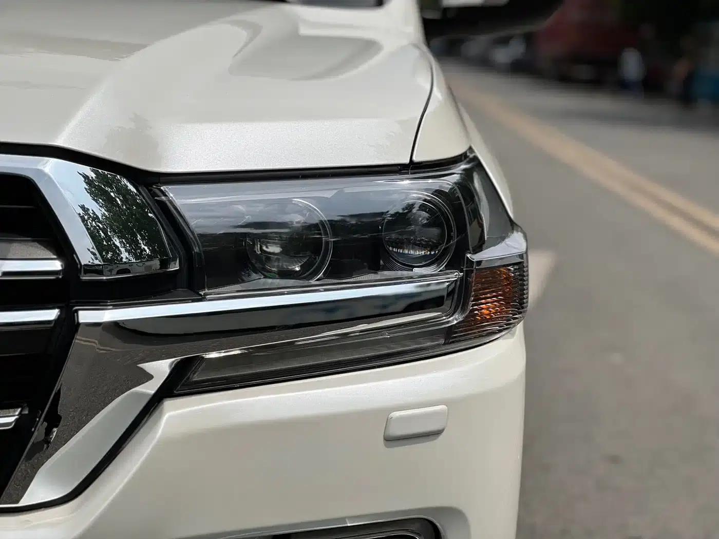 2020 Land Cruiser (Imported) 4.0L Middle East Edition — миниатюра 4