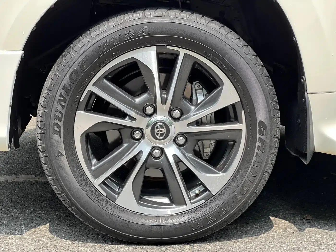 2020 Land Cruiser (Imported) 4.0L Middle East Edition — миниатюра 5