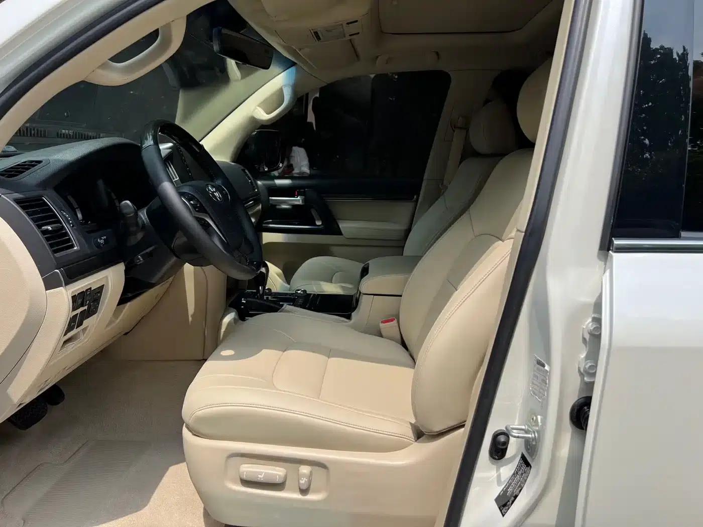2020 Land Cruiser (Imported) 4.0L Middle East Edition — миниатюра 7