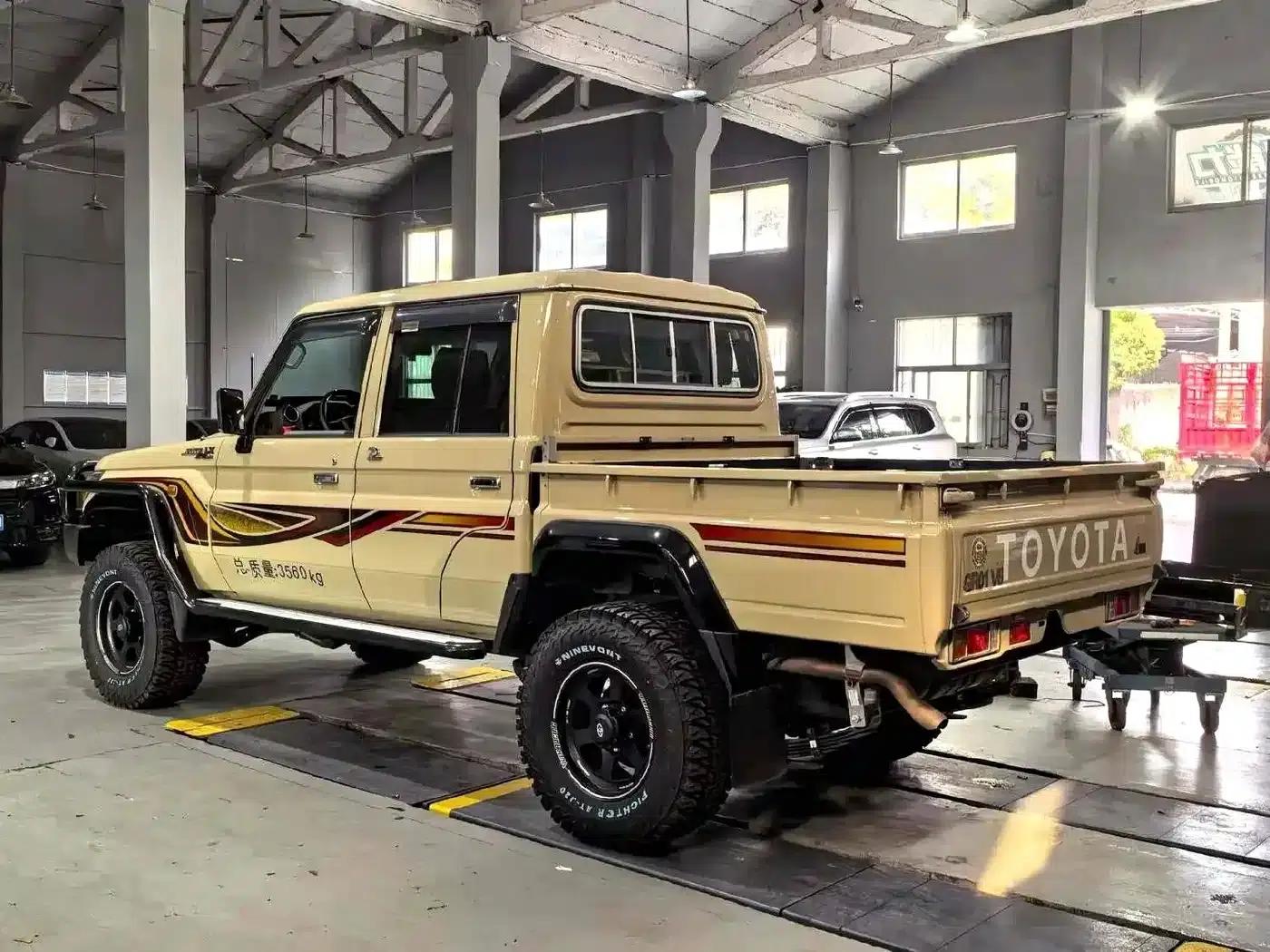 Land Cruiser (Imported) LC79 2022 4.0L Middle East Edition — миниатюра 5