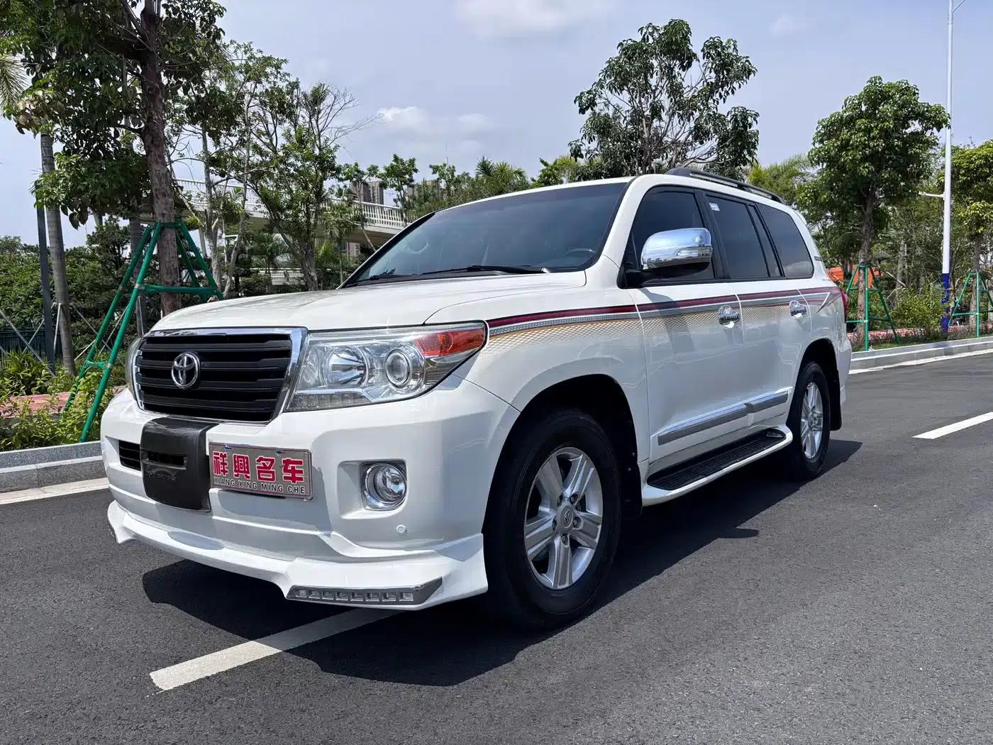 2012 Land Cruiser (Imported) Middle East Version — миниатюра 1