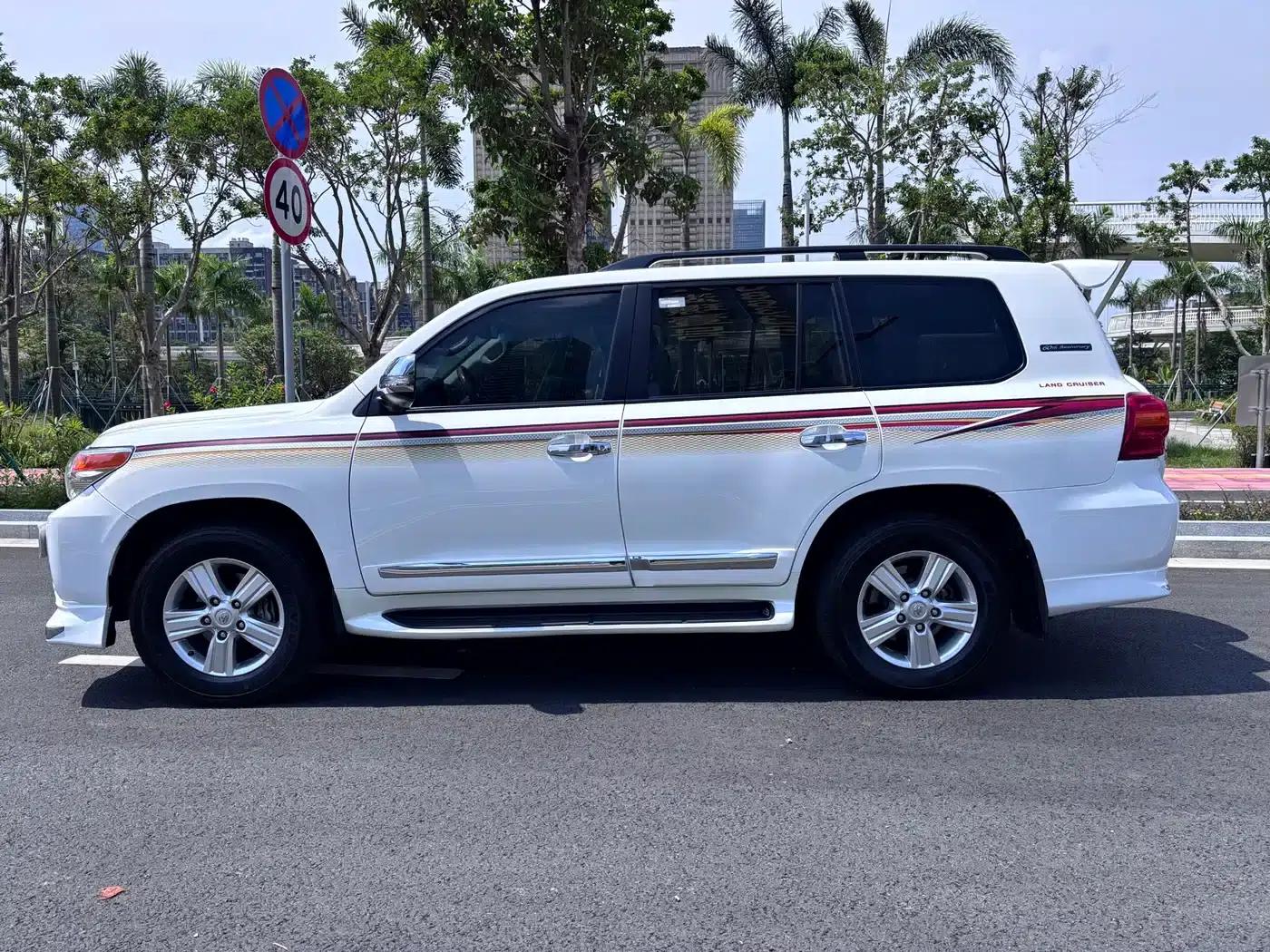 2012 Land Cruiser (Imported) Middle East Version — миниатюра 4