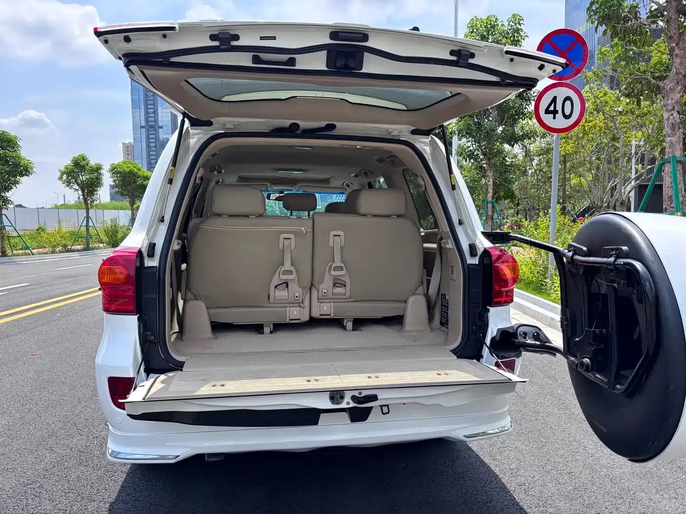 2012 Land Cruiser (Imported) Middle East Version — миниатюра 10