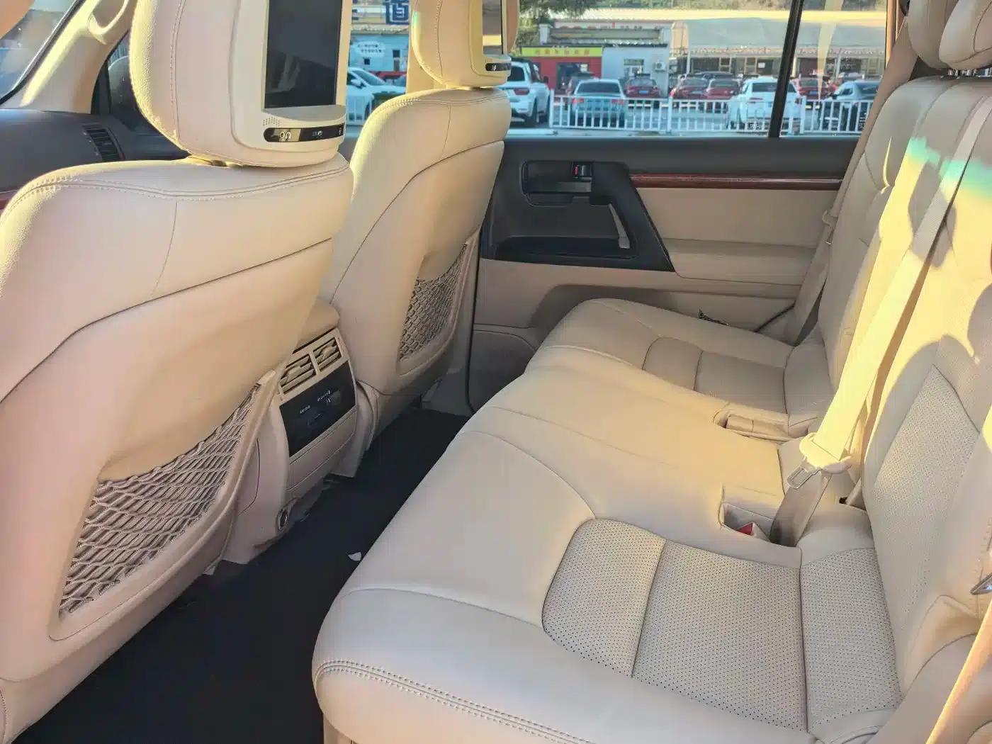 2012 Land Cruiser (Imported) 4.0L Automatic — миниатюра 6