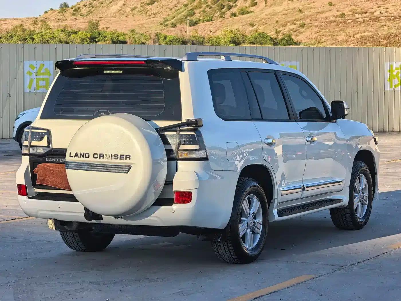 2012 Land Cruiser (Imported) 4.0L Automatic — миниатюра 8