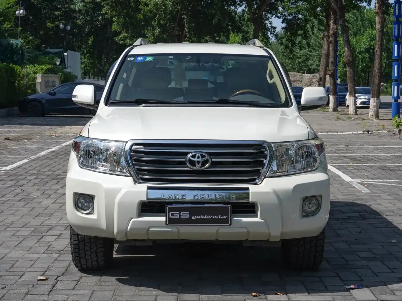 2015 Imported Land Cruiser 4.0L V6 Middle East Base Model — миниатюра 2