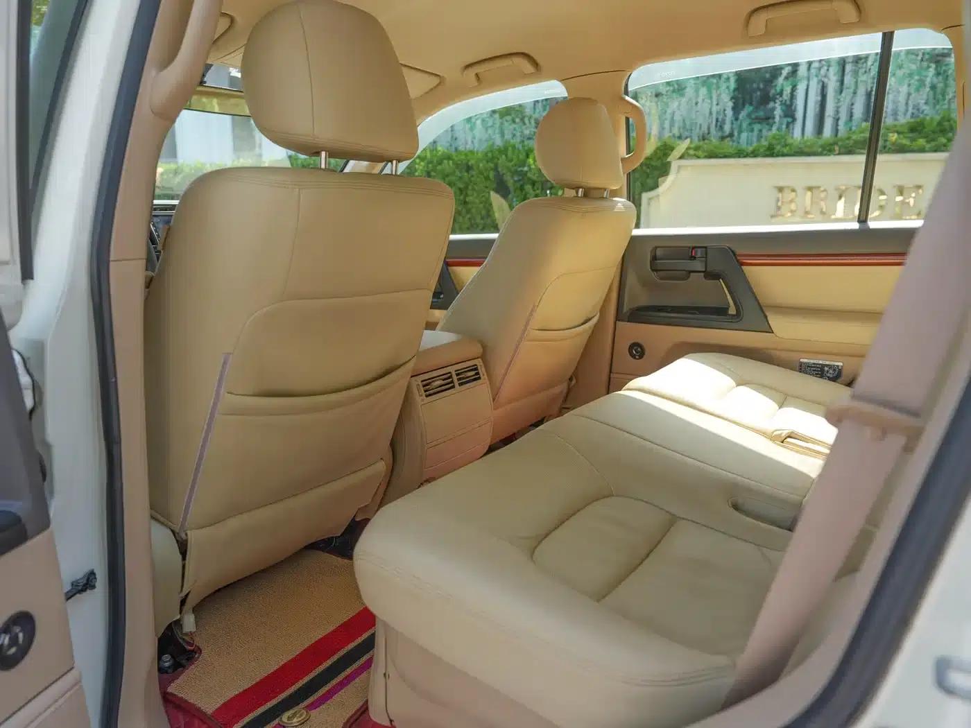 2015 Imported Land Cruiser 4.0L V6 Middle East Base Model — миниатюра 12