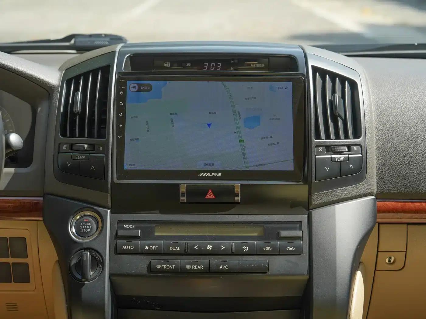 2015 Imported Land Cruiser 4.0L V6 Middle East Base Model — миниатюра 15