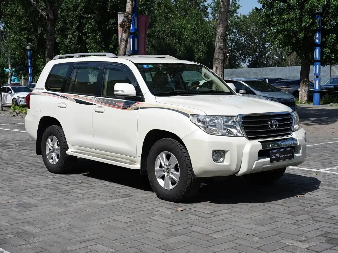 2015 Imported Land Cruiser 4.0L V6 Middle East Base Model — миниатюра 3