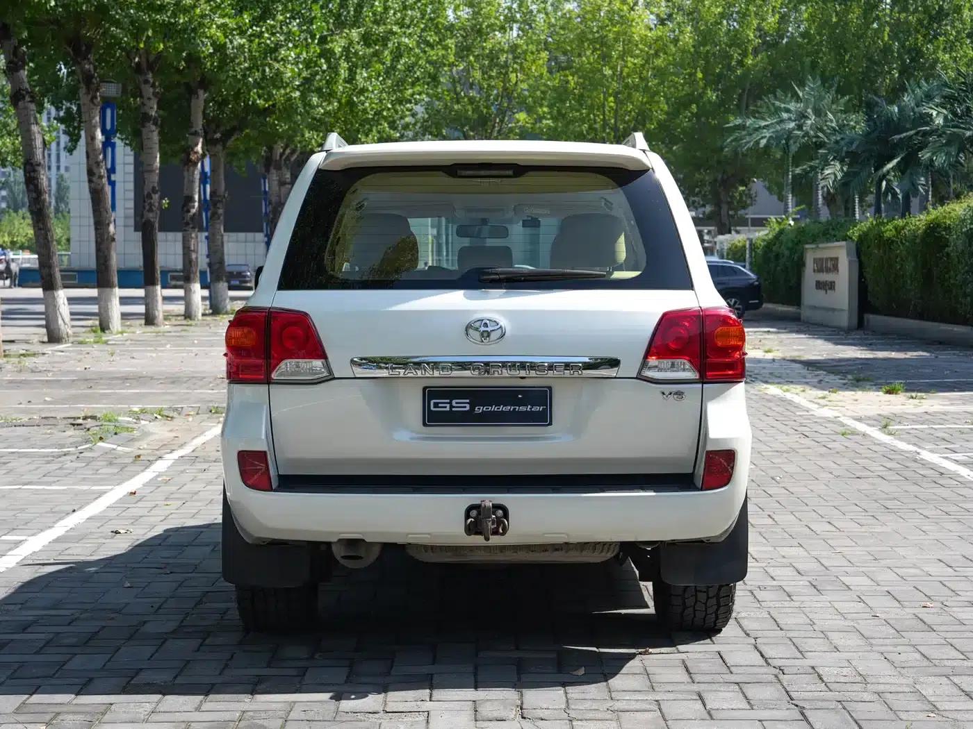 2015 Imported Land Cruiser 4.0L V6 Middle East Base Model — миниатюра 6