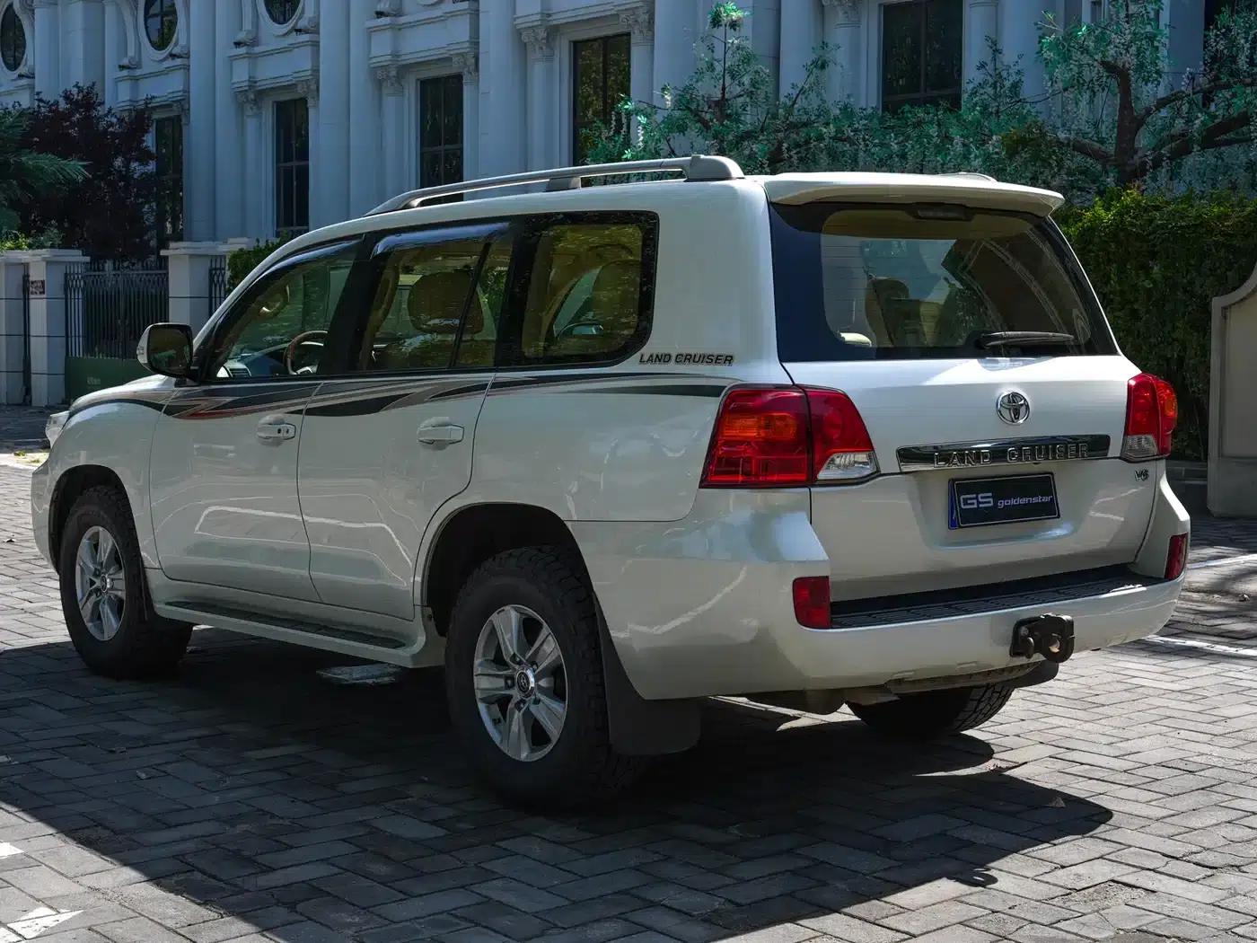 2015 Imported Land Cruiser 4.0L V6 Middle East Base Model — миниатюра 7