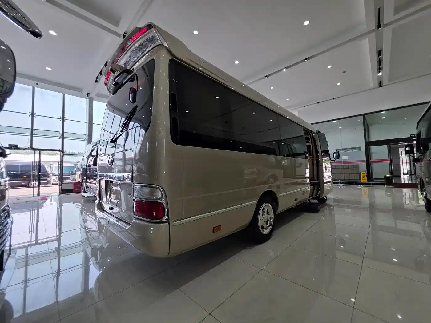 2019 Toyota Coaster 4.0L Luxury SUV GRB53L-ZCMEK 20-seater 9GR — миниатюра 3