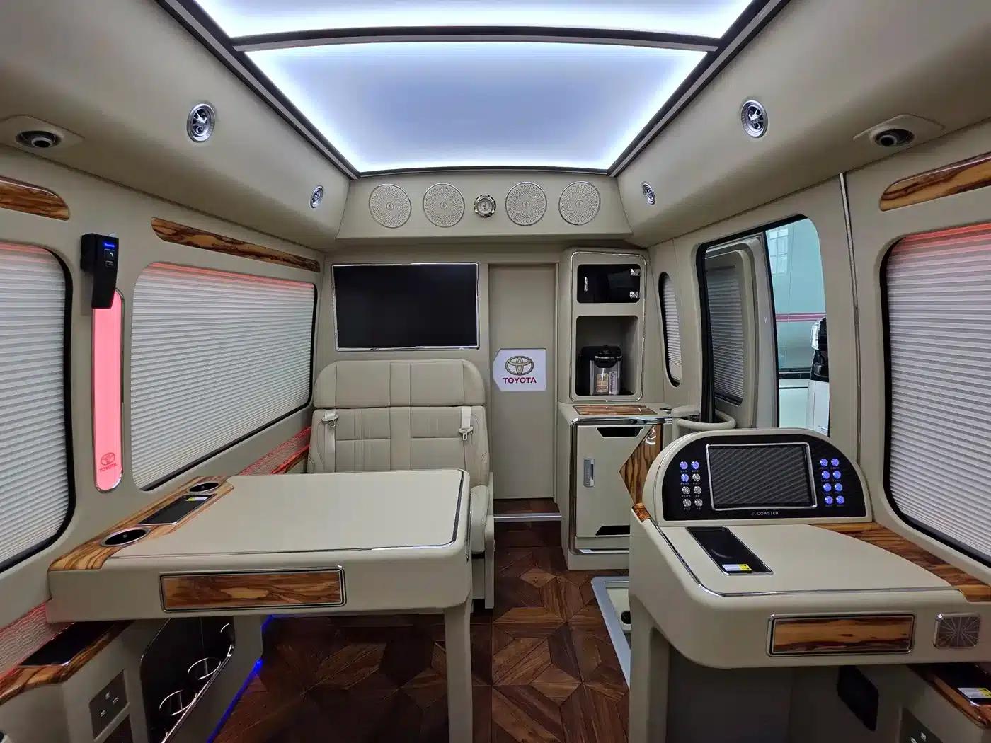 2019 Toyota Coaster 4.0L Luxury SUV GRB53L-ZCMEK 20-seater 9GR — миниатюра 7