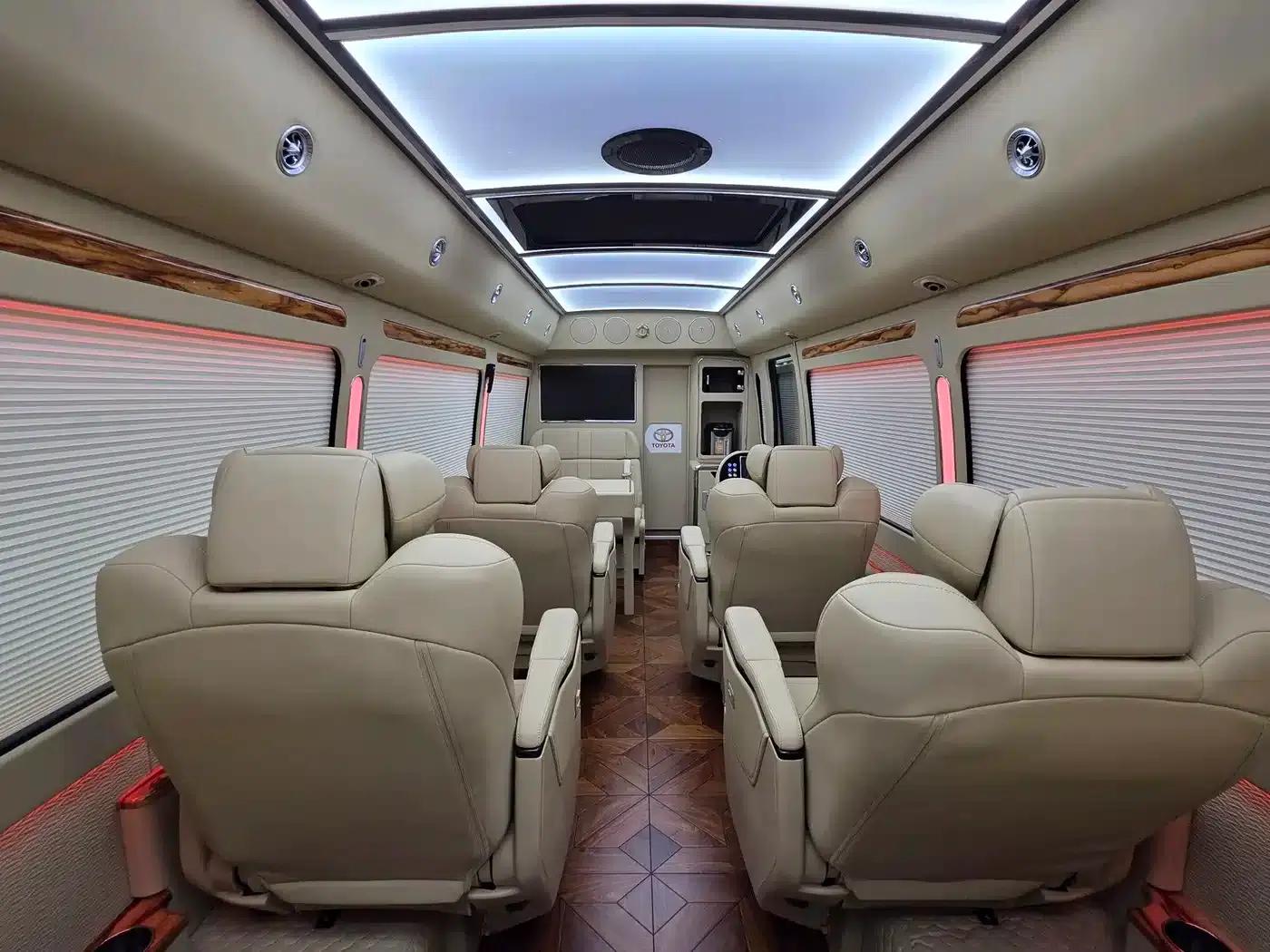 2019 Toyota Coaster 4.0L Luxury SUV GRB53L-ZCMEK 20-seater 9GR — миниатюра 8