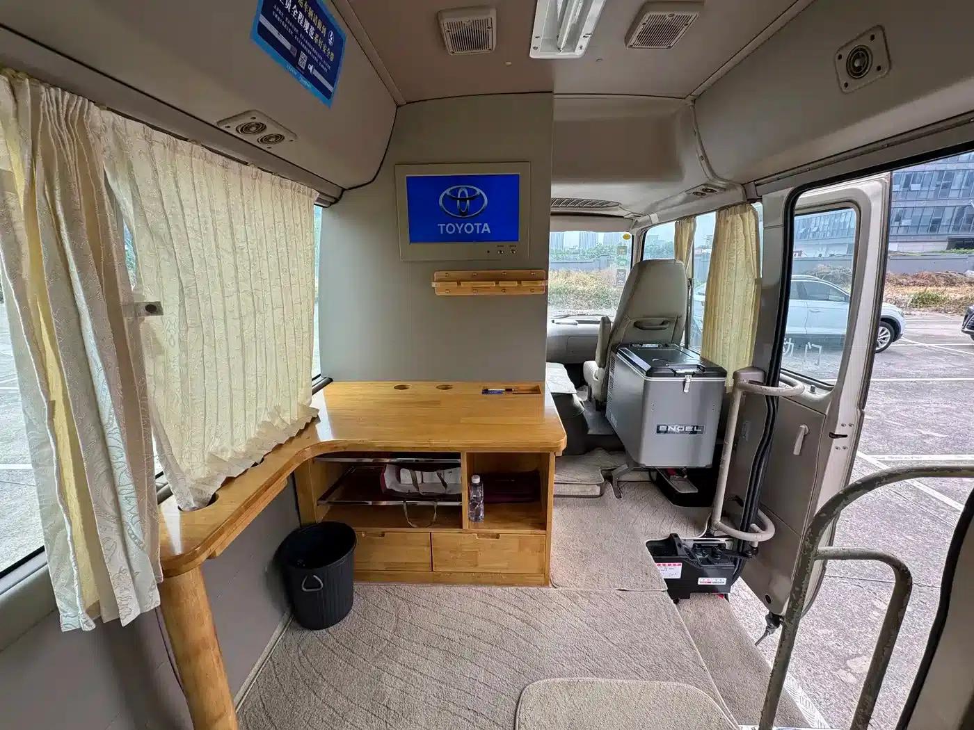 2013 Toyota Coaster 2.7L Gasoline Premium Edition 20-Seat 3TR — миниатюра 15