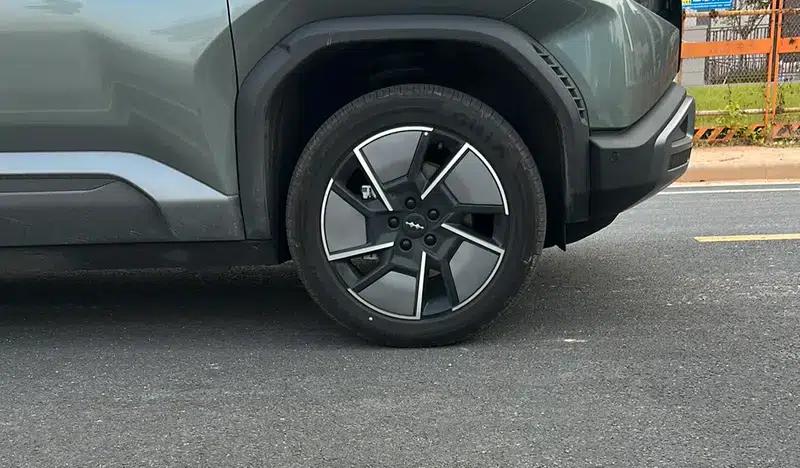 Titanium 3 2025 501KM AWD Max Edition — миниатюра 10