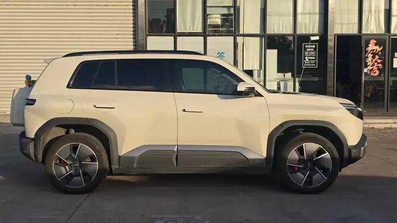 Titanium 3 2025 Model 501KM Rear-Wheel Drive Ultra Edition — миниатюра 7