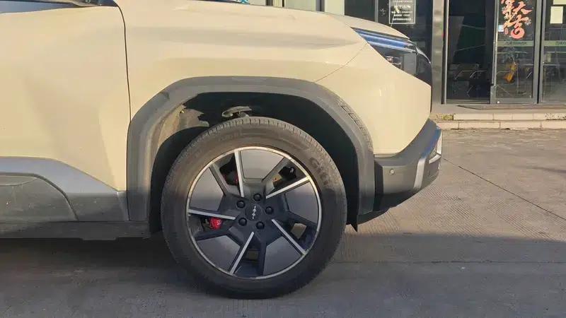 Titanium 3 2025 Model 501KM Rear-Wheel Drive Ultra Edition — миниатюра 8