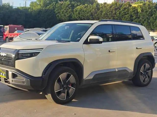 Titanium 3 2025 Model 501KM Rear-Wheel Drive Ultra Edition