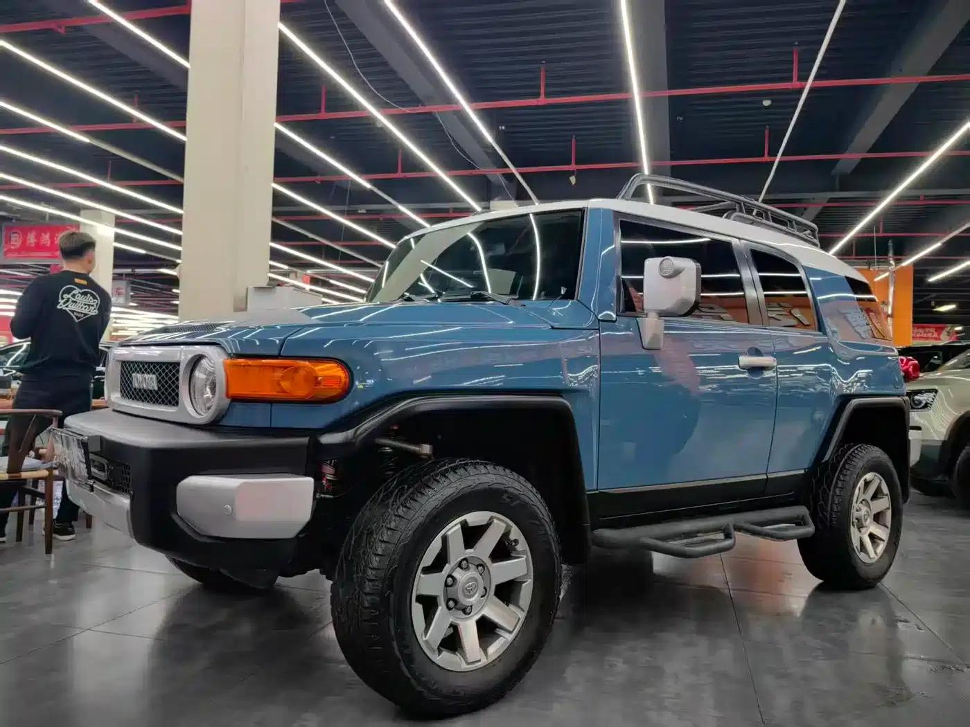 2018 FJ Cruiser 4.0L Automatic — миниатюра 1
