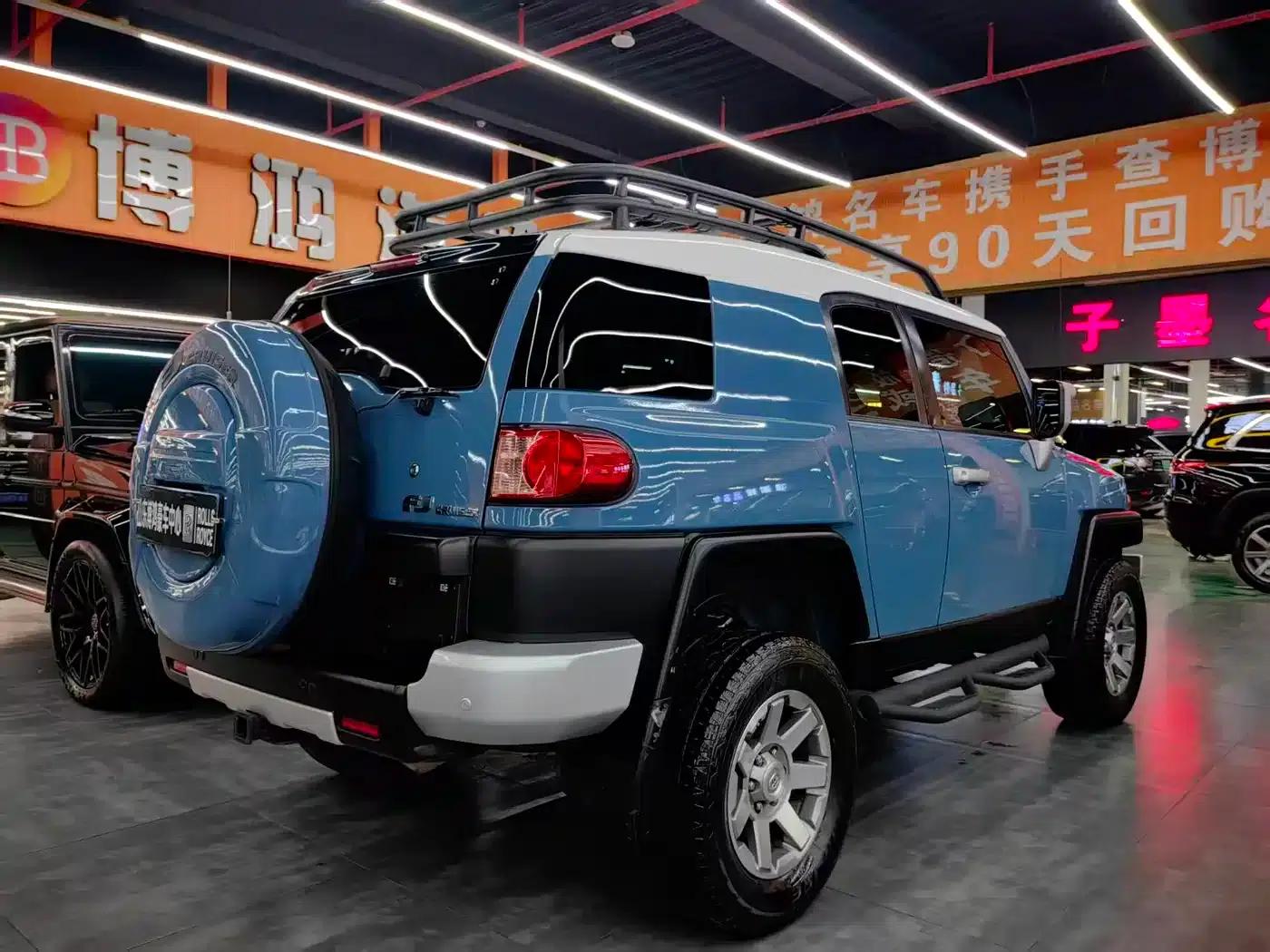 2018 FJ Cruiser 4.0L Automatic — миниатюра 13