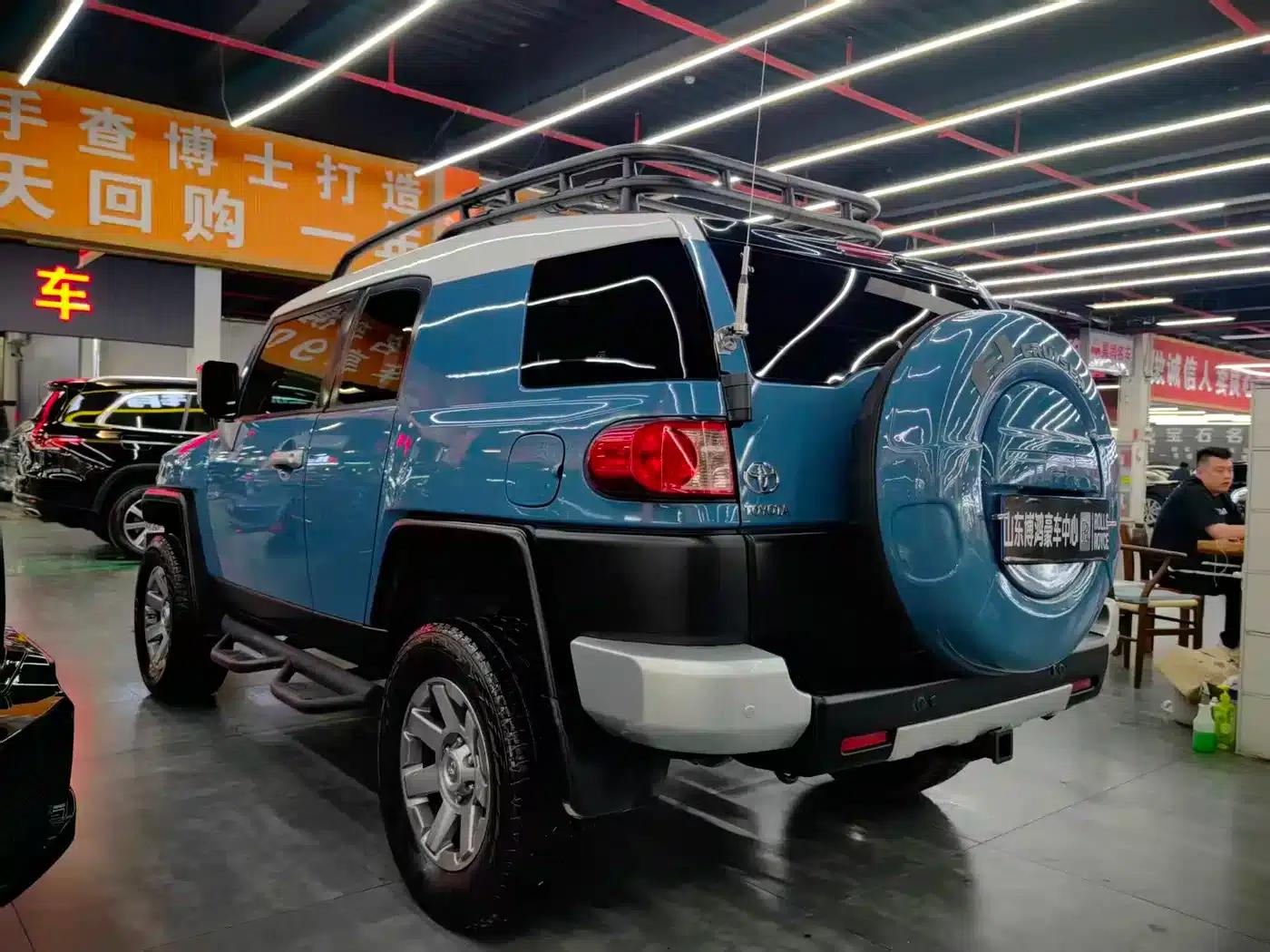 2018 FJ Cruiser 4.0L Automatic — миниатюра 15