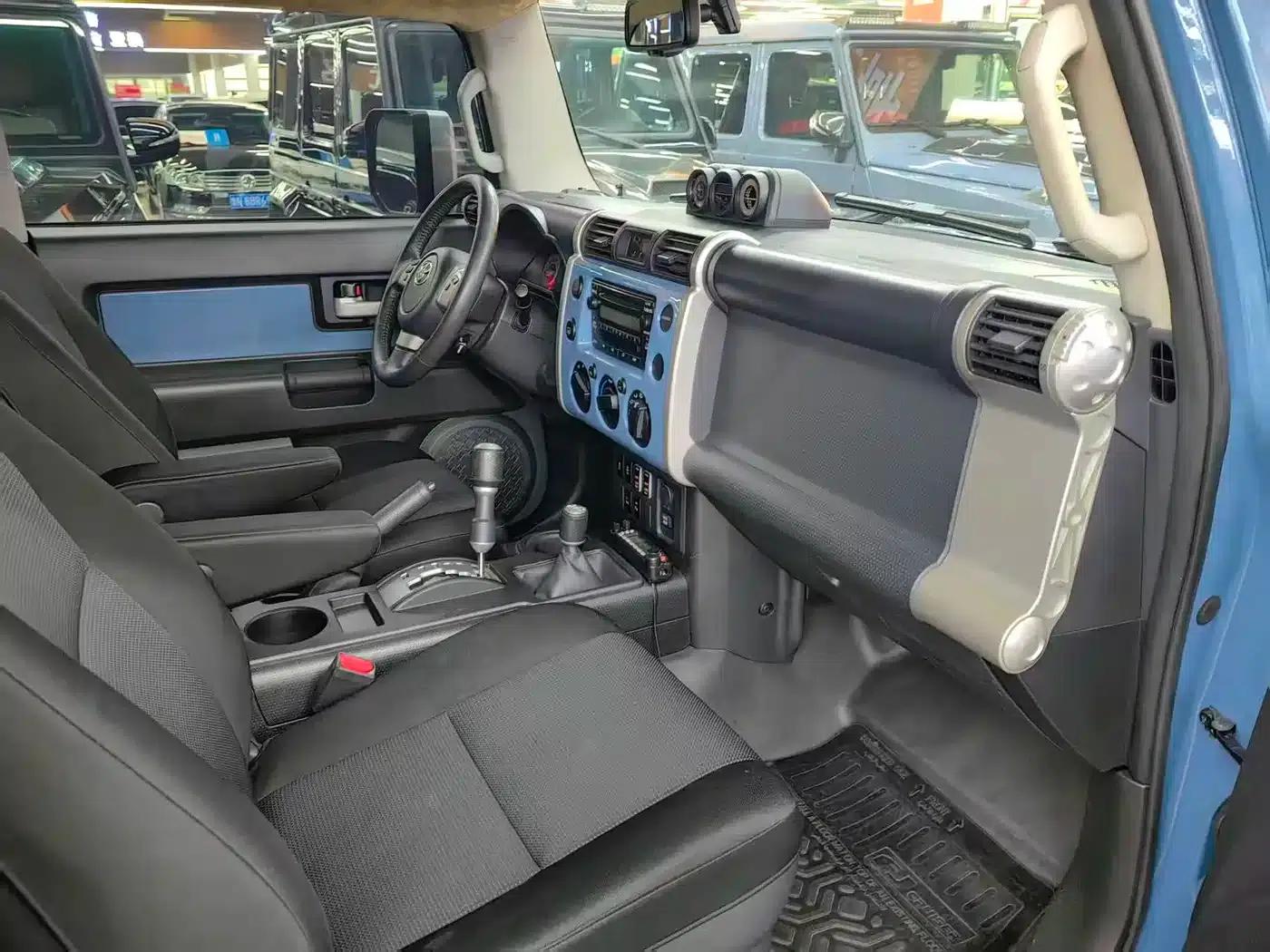 2018 FJ Cruiser 4.0L Automatic — миниатюра 4