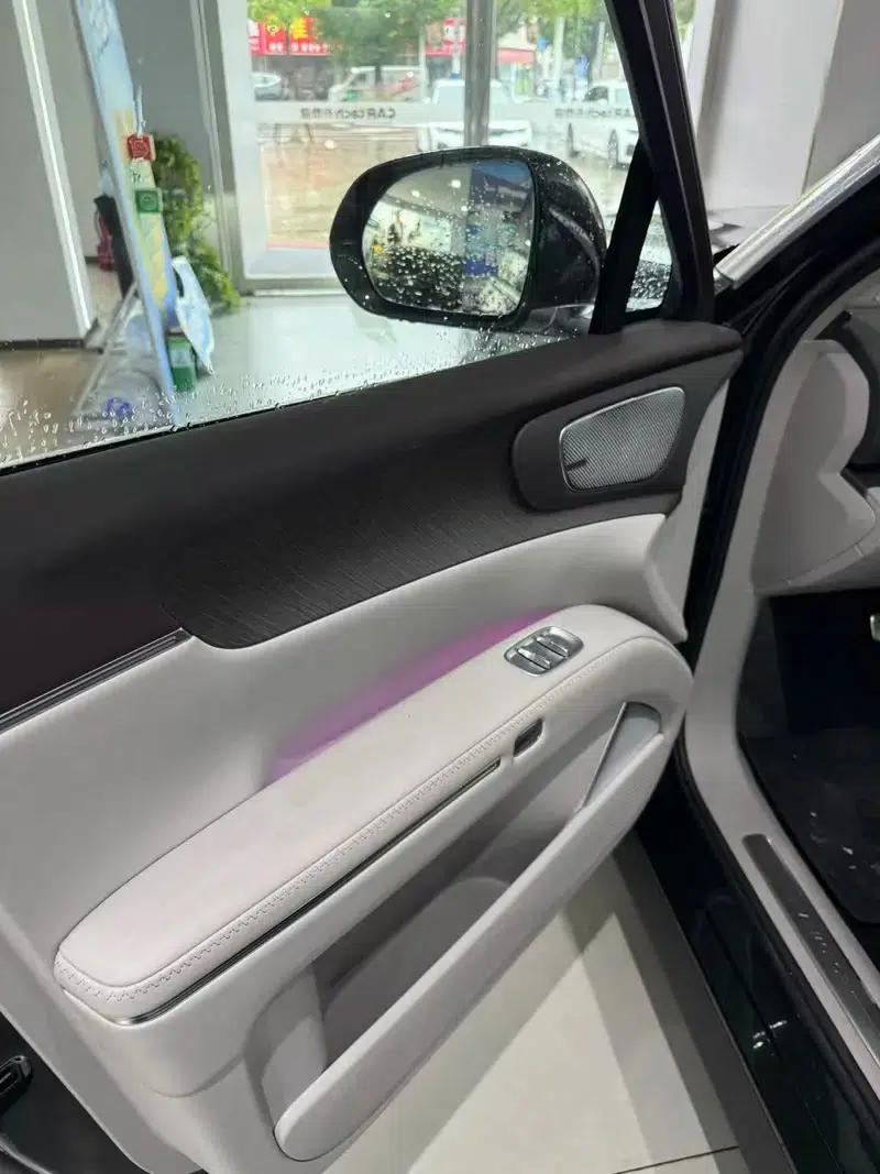 Leapmotor D19 2026 Range Extended 500 Smart Edition (6-seater) — миниатюра 5