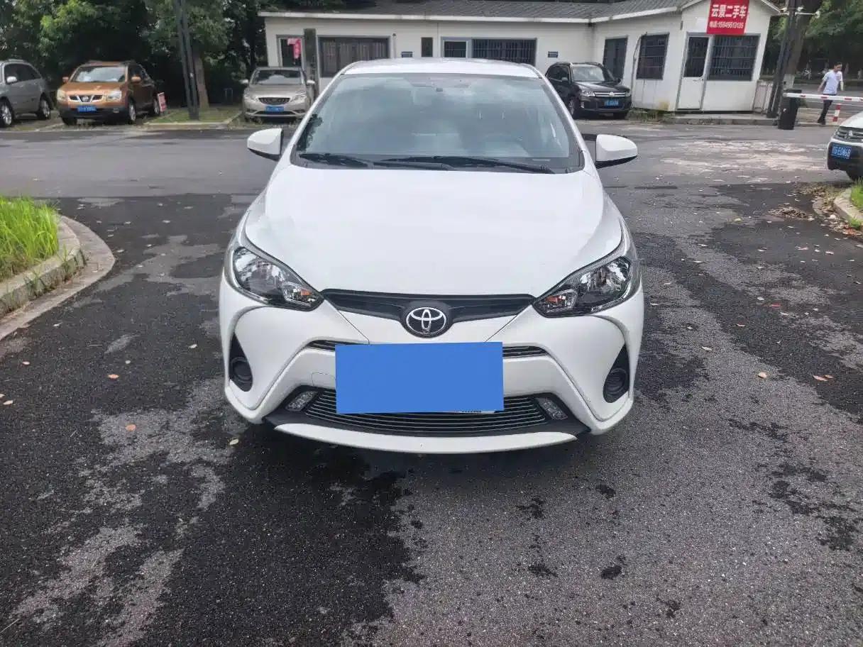 YARiS L 2021 1.5L CVT Leading Edition — миниатюра 1