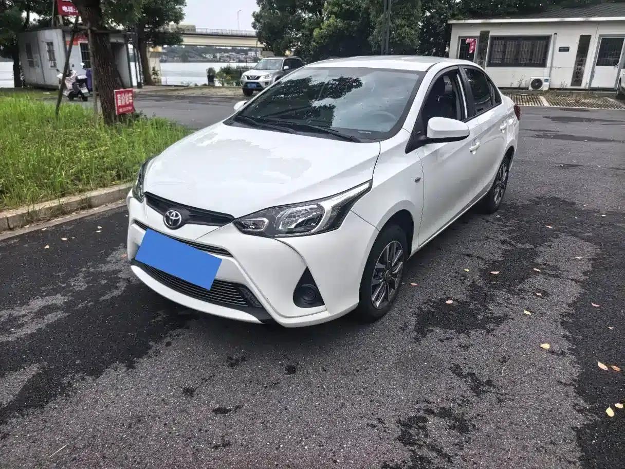 YARiS L 2021 1.5L CVT Leading Edition — миниатюра 2