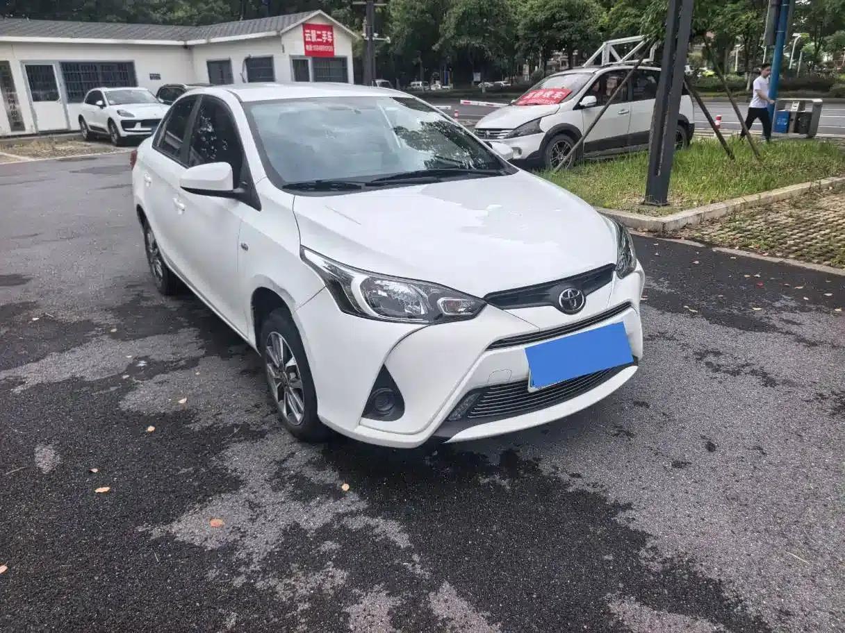 YARiS L 2021 1.5L CVT Leading Edition — миниатюра 3