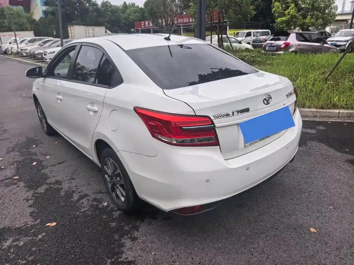 YARiS L 2021 1.5L CVT Leading Edition — миниатюра 6