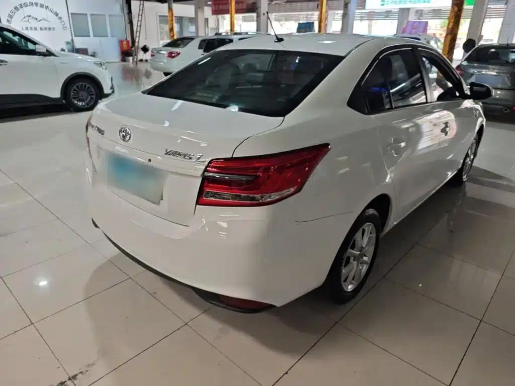 YARiS L 2017 1.5E CVT Dynamic Edition — миниатюра 7