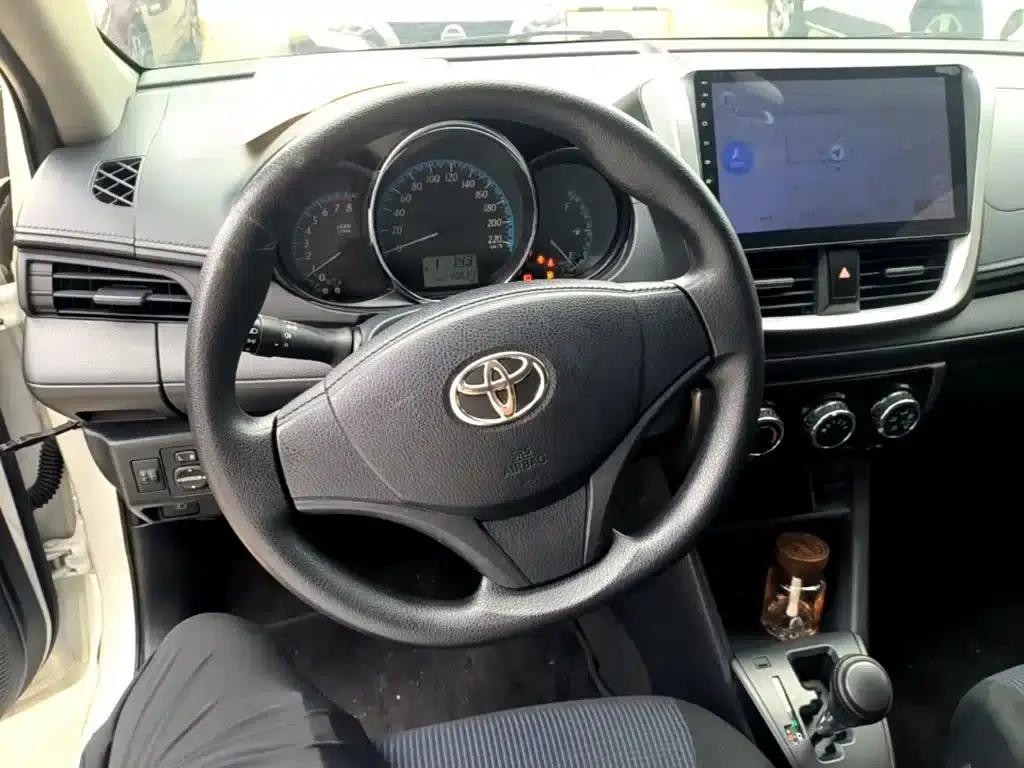 YARiS L 2017 1.5E CVT Dynamic Edition — миниатюра 11