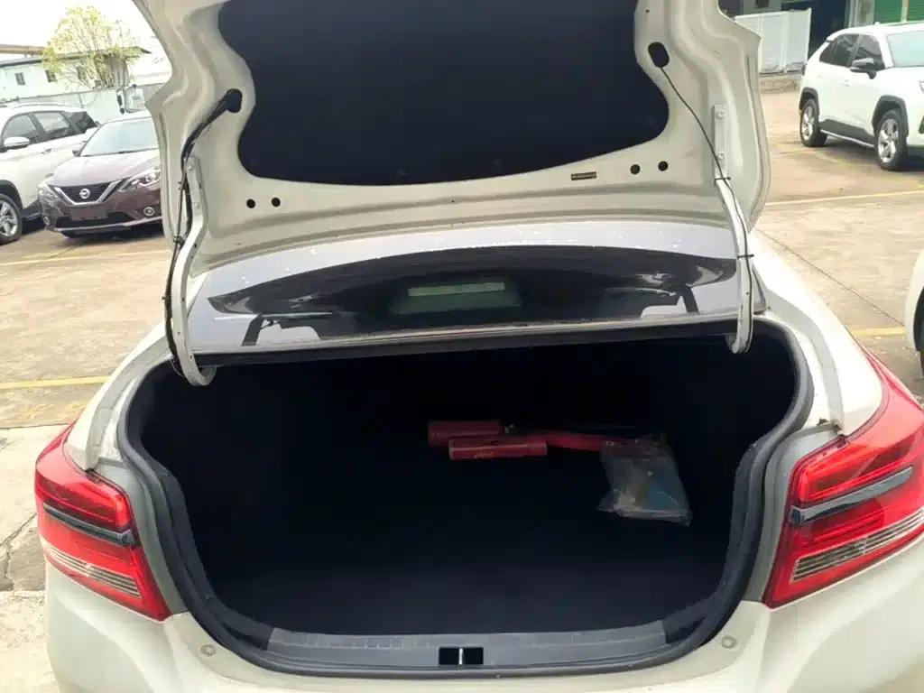 YARiS L 2017 1.5E CVT Dynamic Edition — миниатюра 19