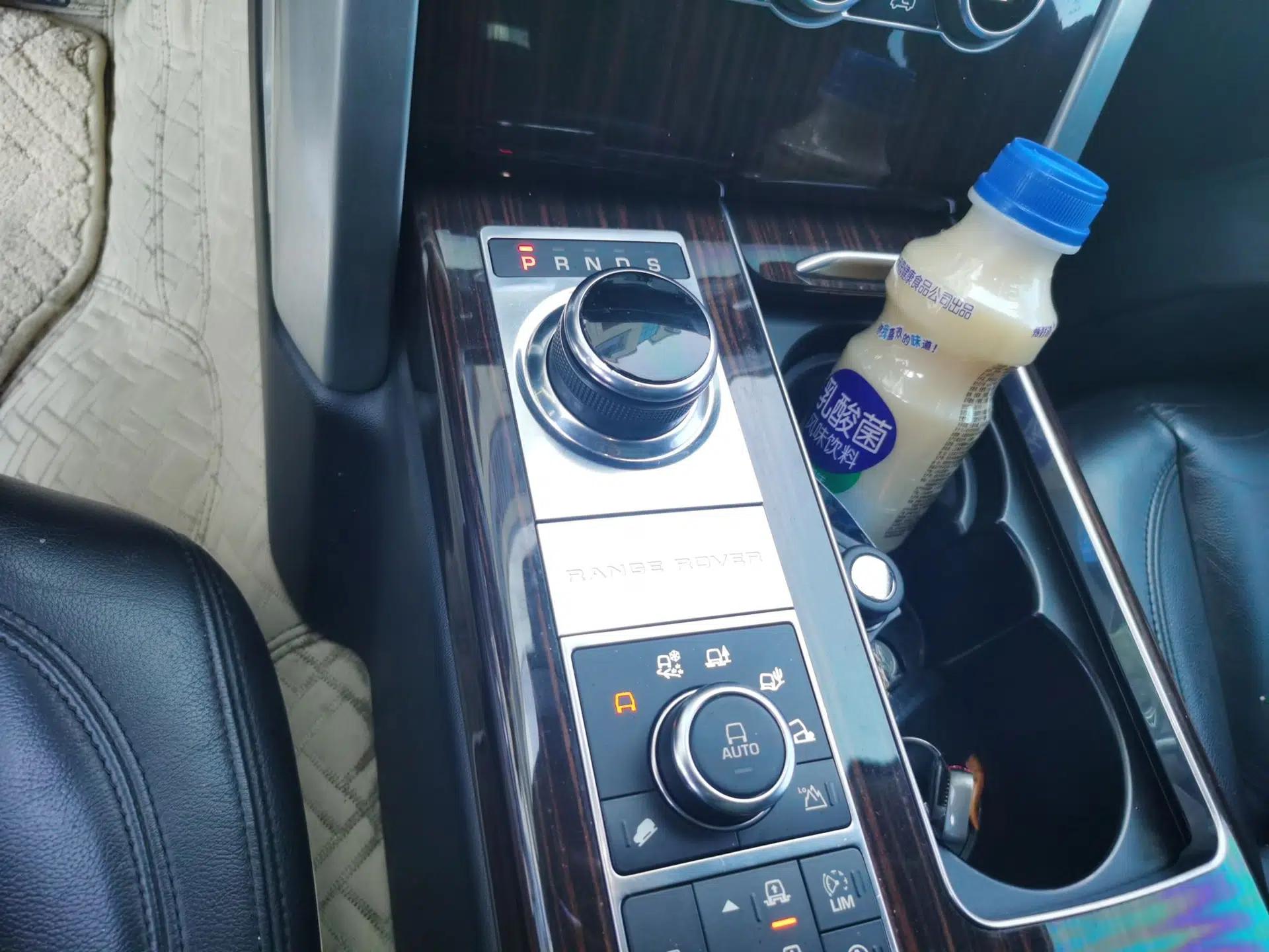 Land Rover Range Vogue 2017 3.0T Gasoline HSE Middle East — миниатюра 14