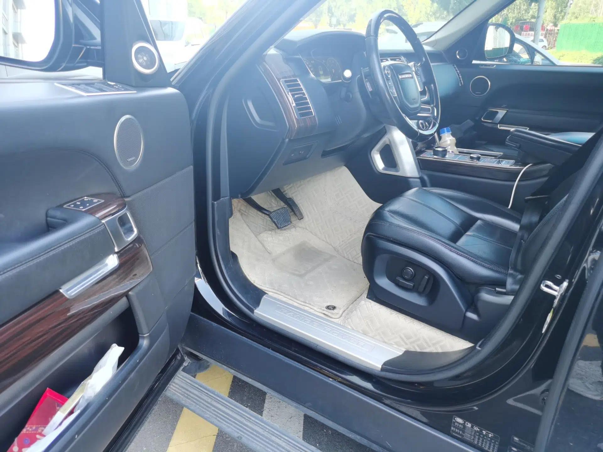 Land Rover Range Vogue 2017 3.0T Gasoline HSE Middle East — миниатюра 16
