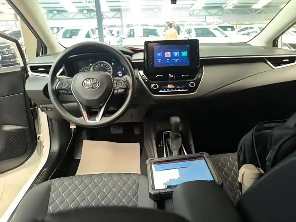 2021 Avalon 2.0L Entry-level Edition — миниатюра 10