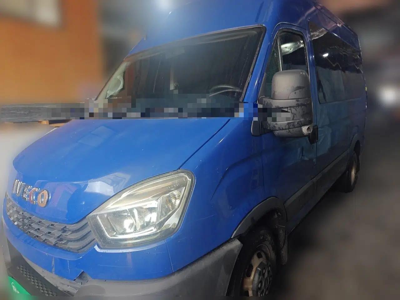 Iveco Eurocargo 2021 2.0T Manual Super Rui Long Wheelbase Short Overhang High Roof Side-Sliding Door F1A — миниатюра 1