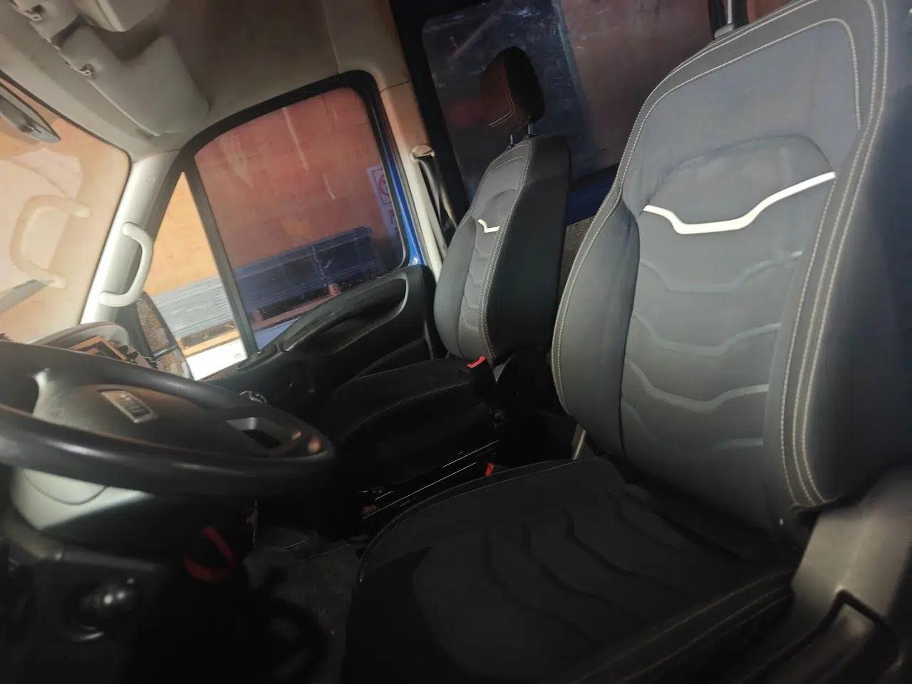 Iveco Eurocargo 2021 2.0T Manual Super Rui Long Wheelbase Short Overhang High Roof Side-Sliding Door F1A — миниатюра 15