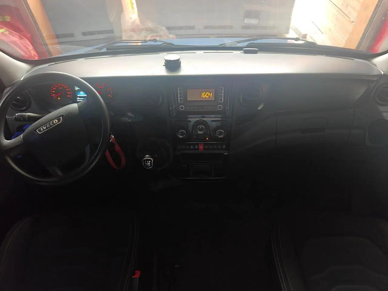 Iveco Eurocargo 2021 2.0T Manual Super Rui Long Wheelbase Short Overhang High Roof Side-Sliding Door F1A — миниатюра 9