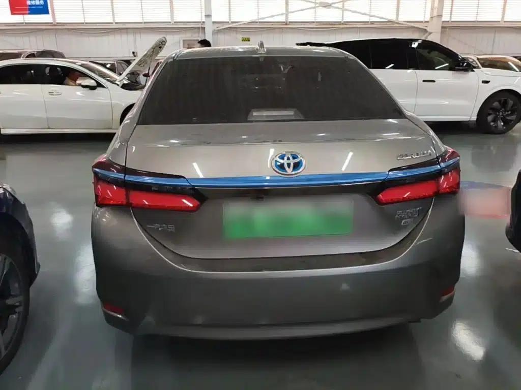 Corolla Hybrid E+ 2019 1.8L E-CVT Leading Edition — миниатюра 6