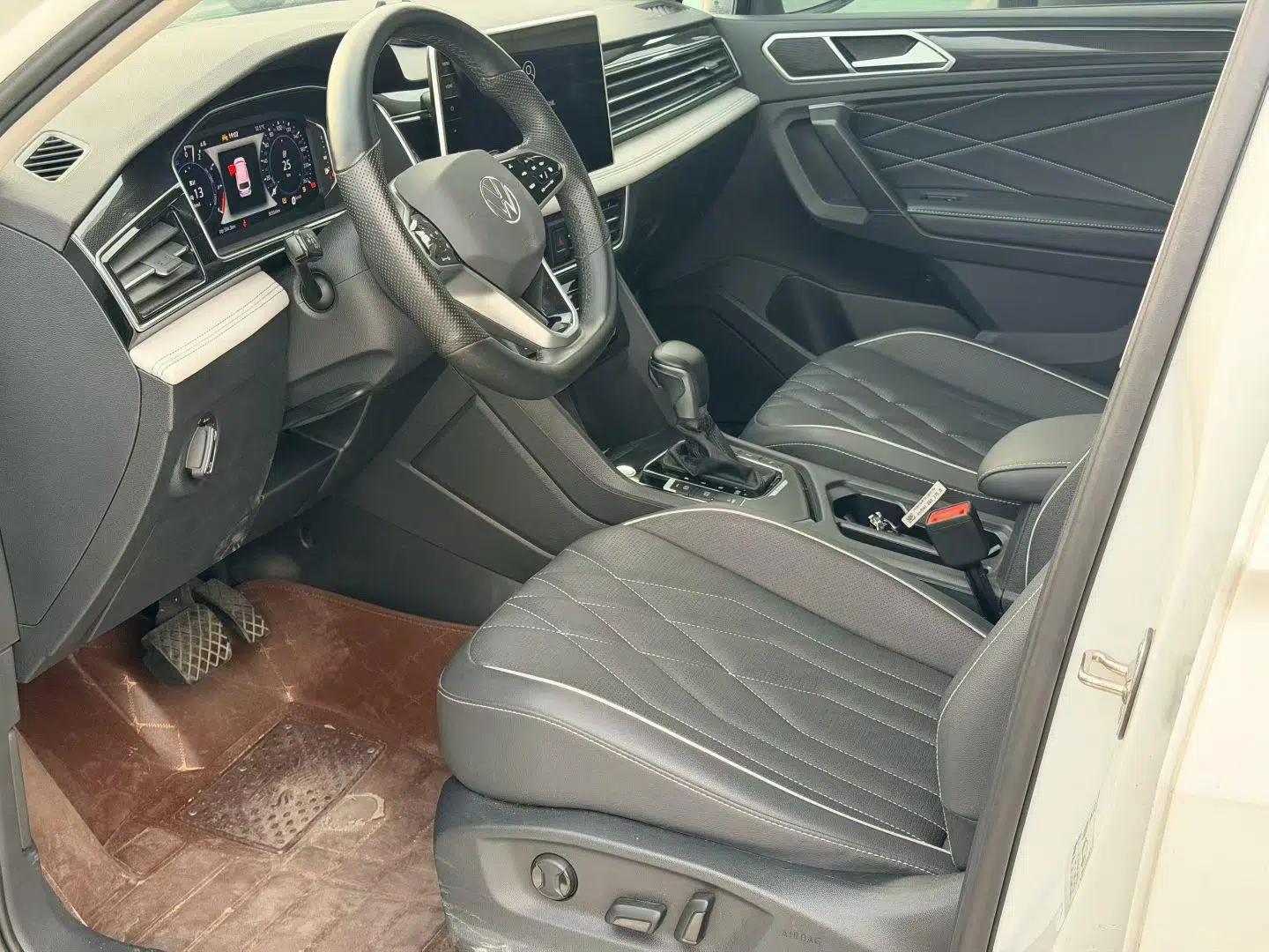 Tiguan L PHEV 2023 430PHEV Plug-in Hybrid Premium Edition — миниатюра 4