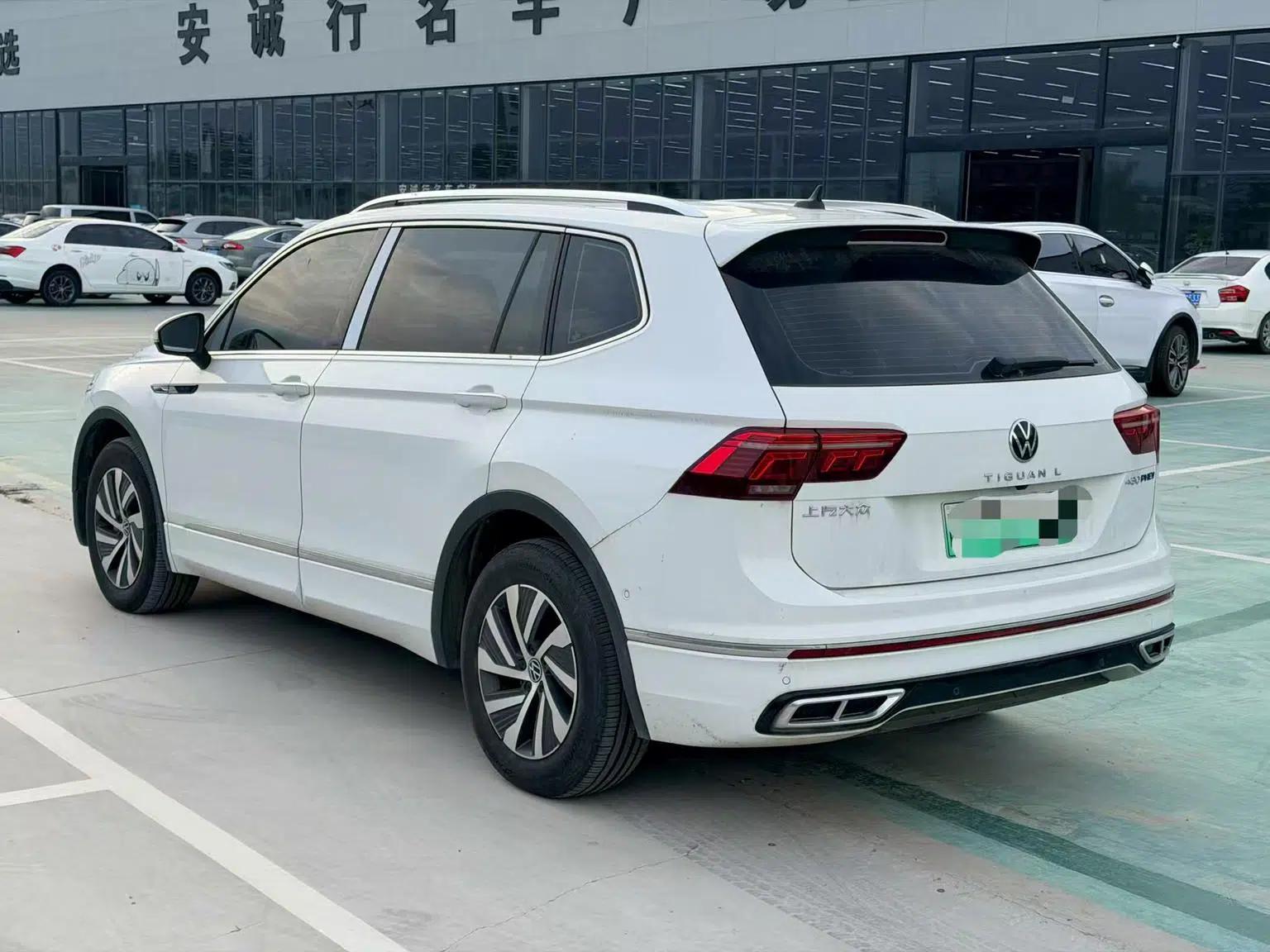 Tiguan L PHEV 2023 430PHEV Plug-in Hybrid Premium Edition — миниатюра 9