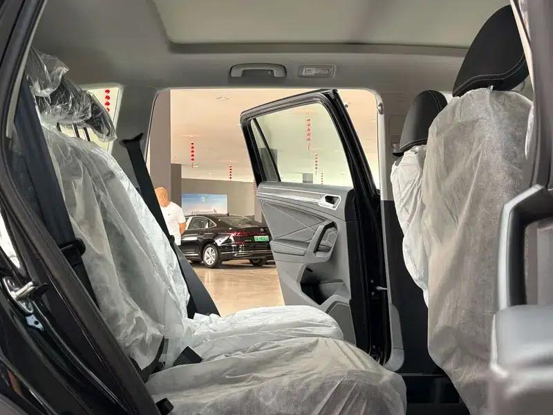 Tiguan L PHEV 2023 430PHEV Plug-in Hybrid Premium Edition — миниатюра 17