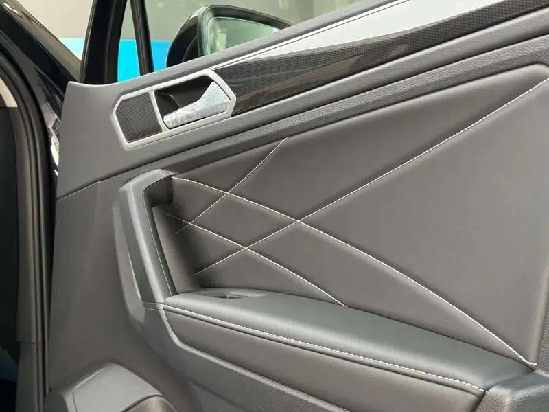 Tiguan L PHEV 2023 430PHEV Plug-in Hybrid Premium Edition — миниатюра 10